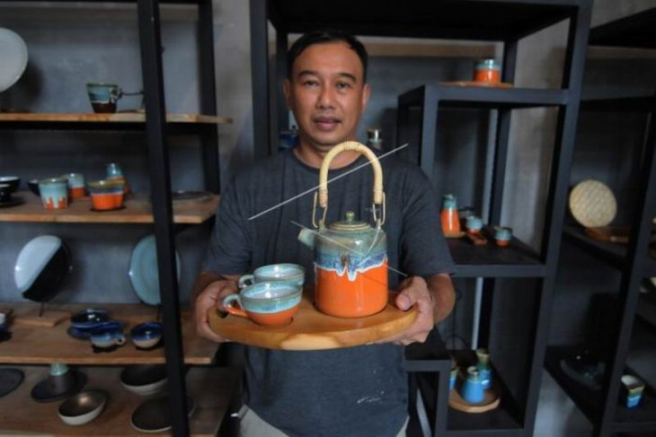 Kerajinan keramik pasar ekspor