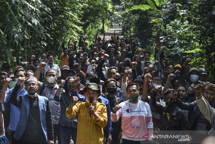 Aksi tolak pasir Galunggung 