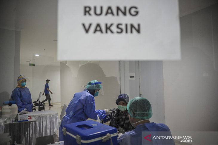Percepatan vaksinasi lansia di Jawa Barat 