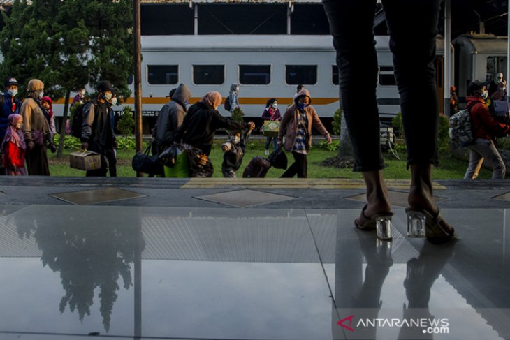 Arus balik di stasiun Kiaracondong Bandung 