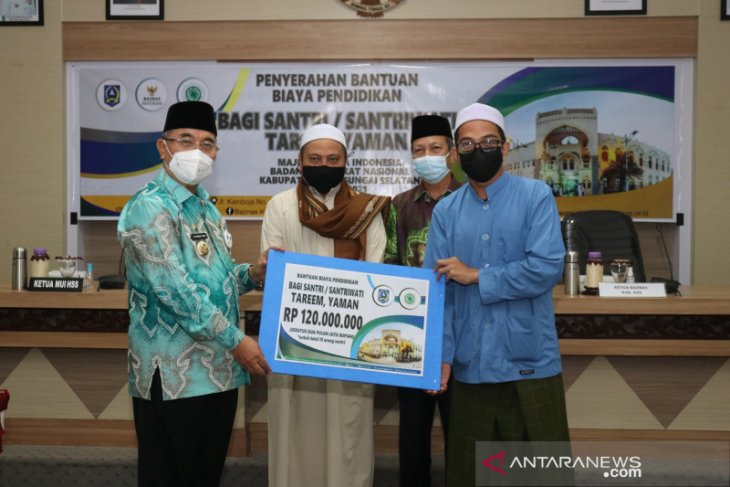 15 santri HSS terima bantuan pendidikan ke Tareem, Yaman