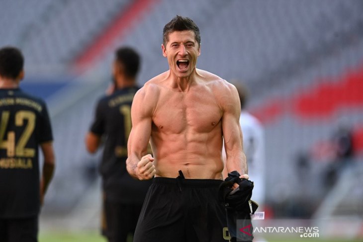 Liga Jerman: Bayern hajar Augsburg di laga penutup, Lewandowski patahkan rekor top skor