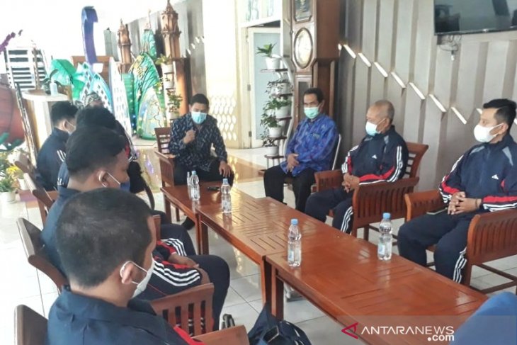 Wali Kota Kediri beri masker Atlet Disabilitas