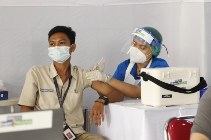 OT Group gelar Vaksinasi Gotong Royong di Sentra Vaksinasi Kadin