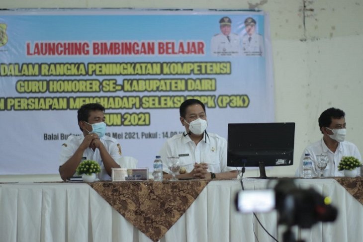 Pemkab Dairi launching Bimbel peningkatan kompetensi guru honorer