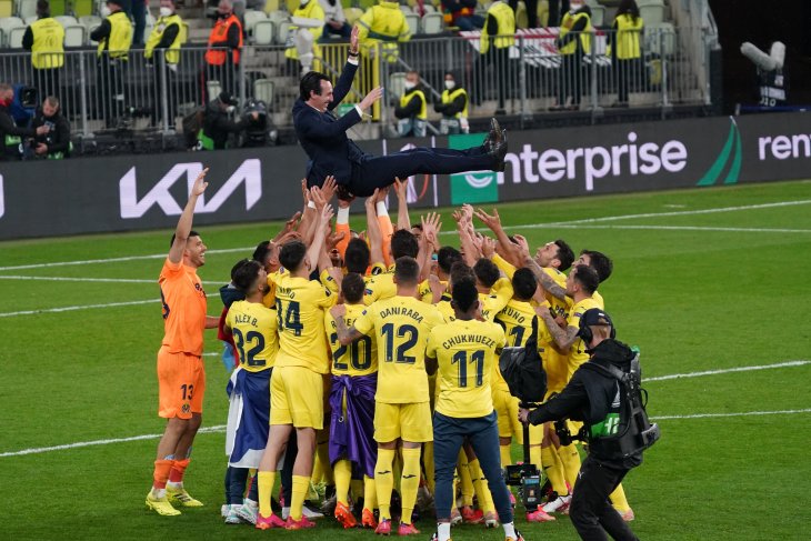 Unai Emery puji dedikasi pemain Villarreal usai juarai Liga Europa