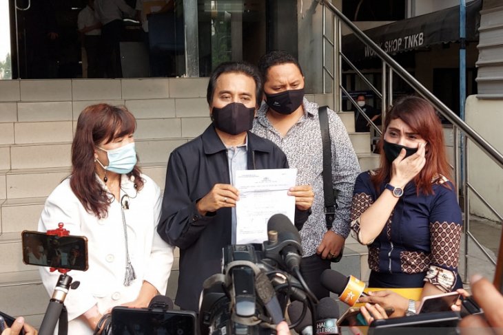 Roy Suryo laporkan aktor Lucky Alamsyah