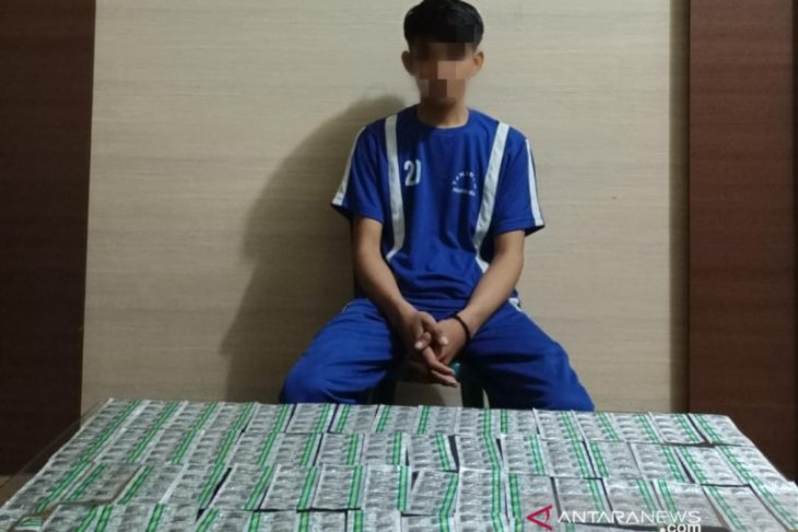 Dua anggota geng motor edarkan obat keras di Sukabumi diringkus polisi