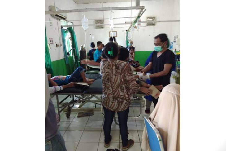 26 warga diduga keracunan makanan resepsi pernikahan