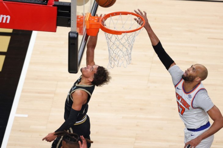 Trae Young bawa Hawks unggul sementara