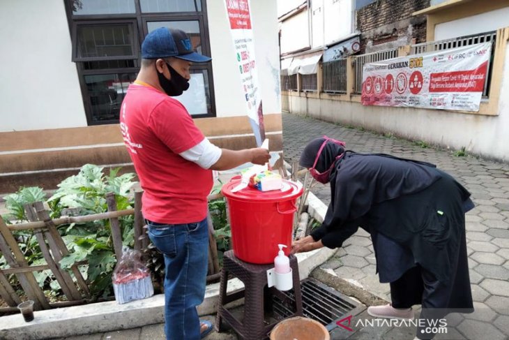 PMI edukasi pentingnya mencuci tangan cegah penyebaran COVID-19