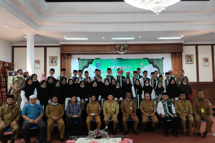 Sekda Paser lepas 48 peserta MTQ ke-42