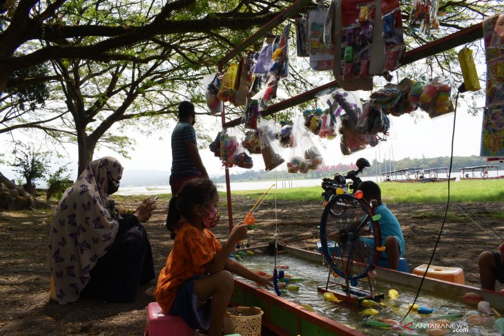 Objek Wisata Waduk Bening Madiun