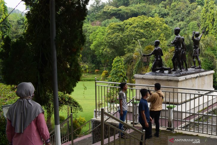 Wisata Monumen Kresek Saat Hari Lahir Pancasila