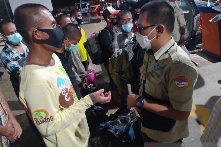 BP2MI Pontianak bantu pemulangan 50 pekerja migran ke daerah asal - ANTARA  News Kalimantan Barat