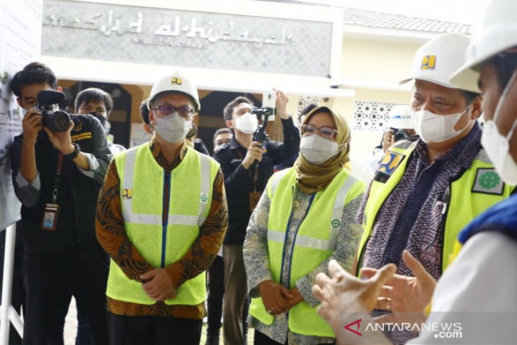 Menko Airlangga bersama Bupati Bogor tinjau proyek dua bendungan di Bogor