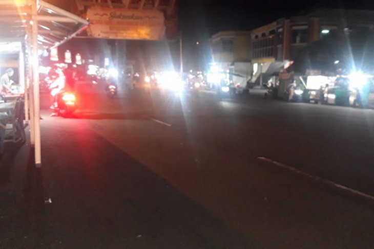 Aktivitas warga Kota Ternate tidak terpengaruh gempa magnitudo 61. Tetap diwaspadai