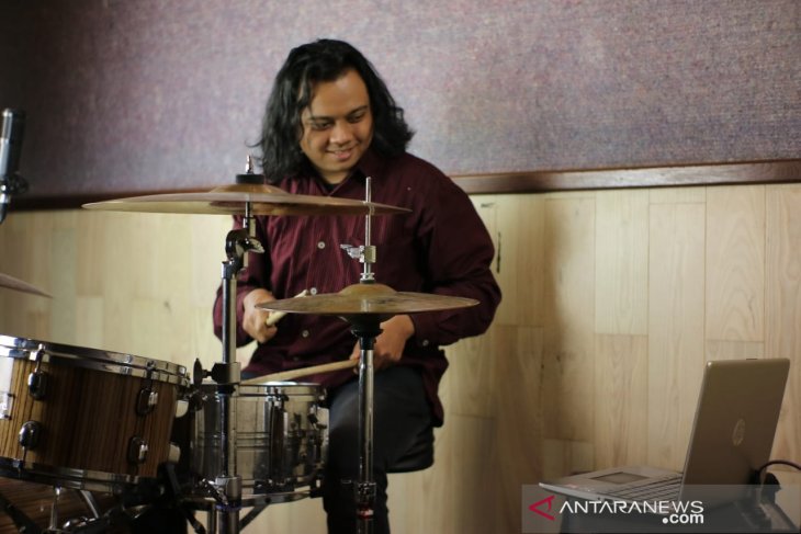 Seniman siap berbagi ilmu melalui pembelajaran daring