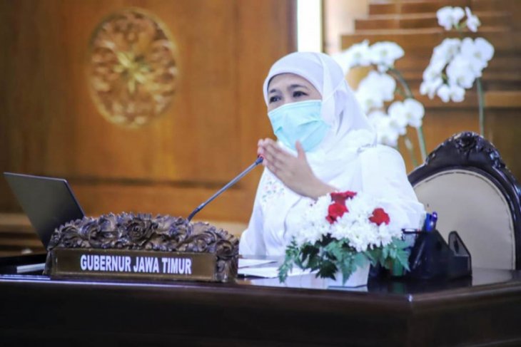Gubernur Jatim ingatkan percepat vaksinasi guru jelang pembelajaran tatap muka
