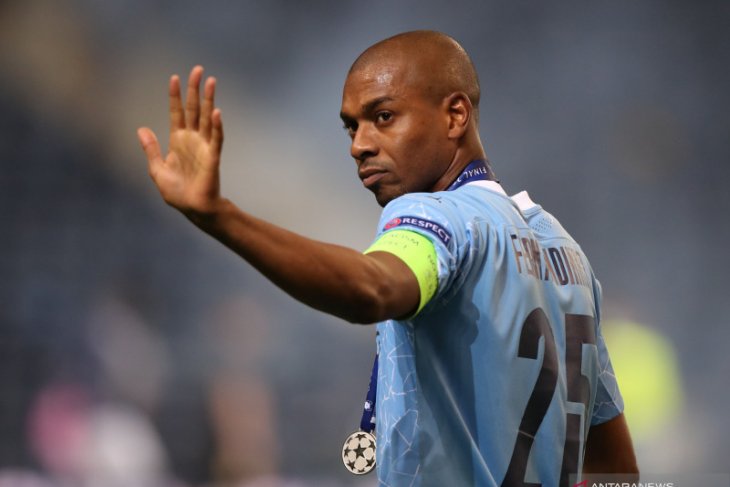 Fernandinho masuk daftar pemain yang akan dilepas Manchester City