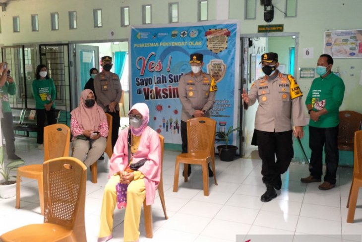 Kapolda Jambi tinjau sejumlah lokasi vaksinasi COVID-19 massal