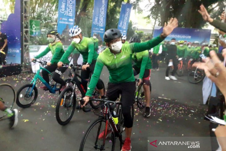 Menparekraf gowes dari Yogyakarta ke Borobudur