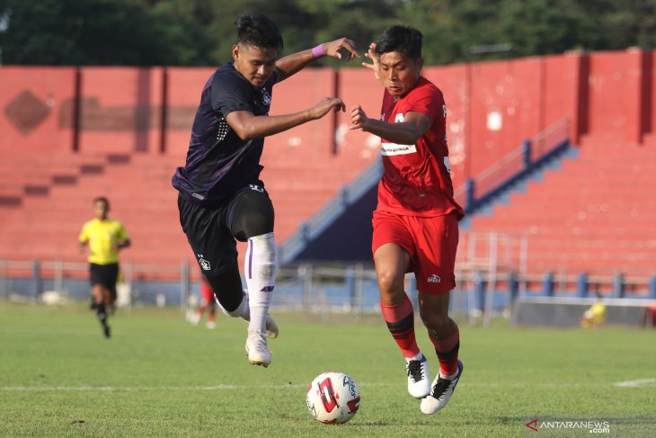 Persik Kediri Melawan Persipura Jayapura