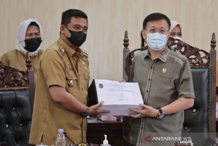 Wali Kota Medan sampaikan nota pengantar LKPj APBD 2020