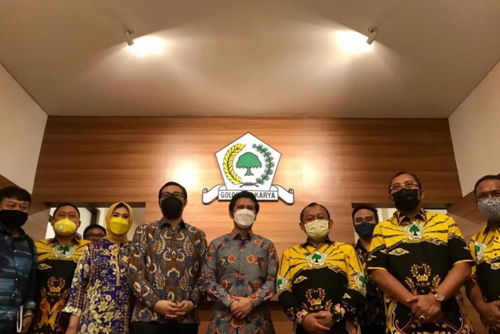 Golkar Jatim bangga jika Khofifah digandeng Airlangga di pilpres