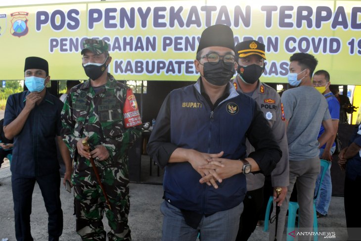 Bupati Pamekasan Tinjau Penyekatan Pamekasan - Sampang