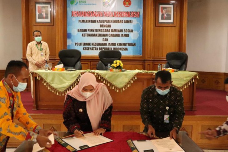 Tingkatkan kepesertaan, BPJAMSOSTEK dan Pemkab Muarojambi teken MoU