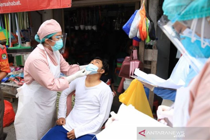 Hasil swab antigen, dua pedagang pasar Blok K Kunciran positif COVID-19