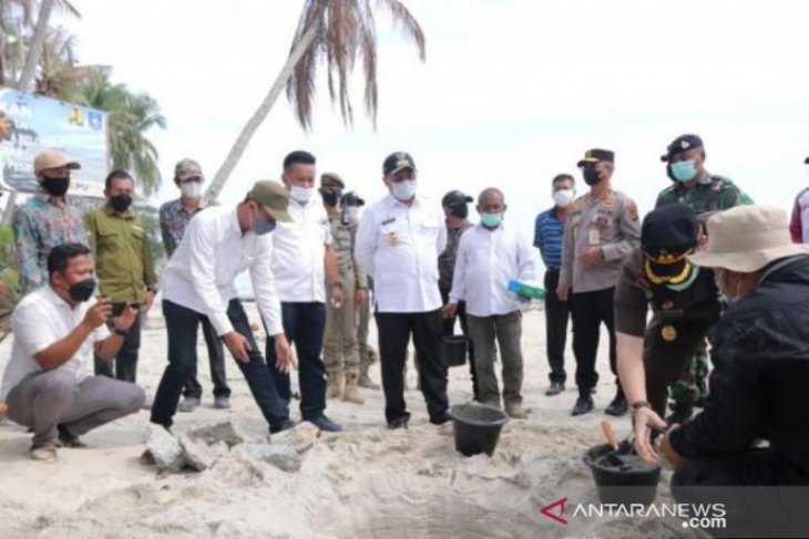 Babel bangun talud cegah abrasi di destinasi wisata Pantai Pesaren