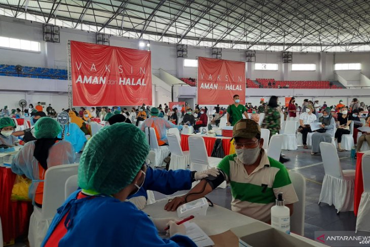 Target vaksinasi di zona merah Kabupaten Tangerang 35 ribu orang