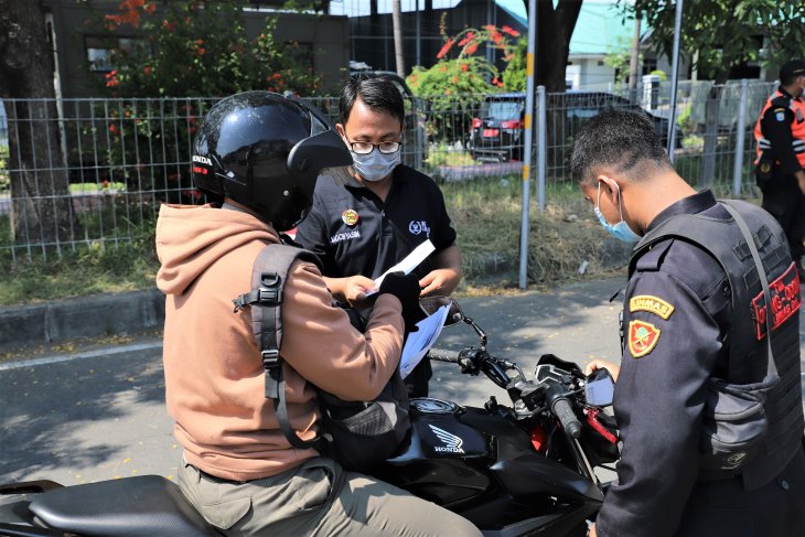 Satgas COVID-19 masifkan pengawasan di Jembatan Suramadu saat dini hari