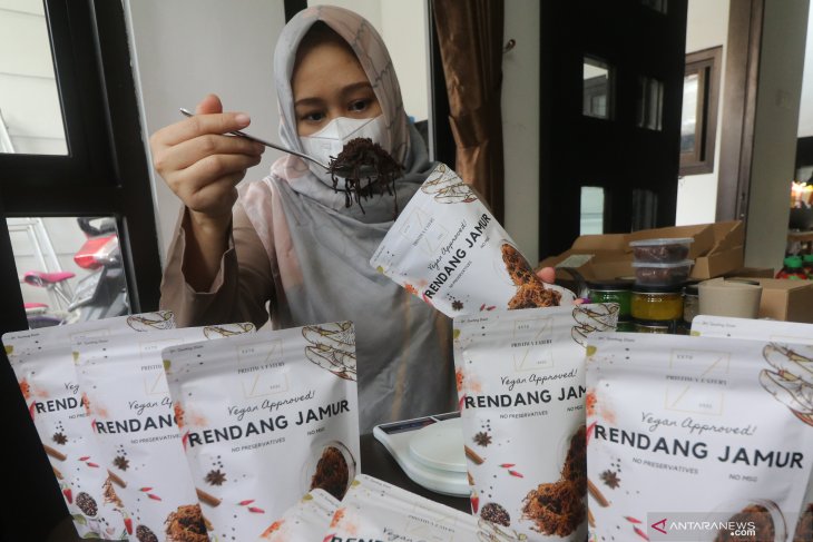 Rendang Berbahan Baku Jamur Tiram