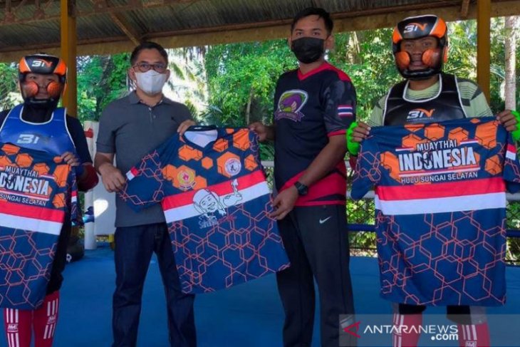 HSS's Muay Thai athletes target 5 golds, deputy regent motivates