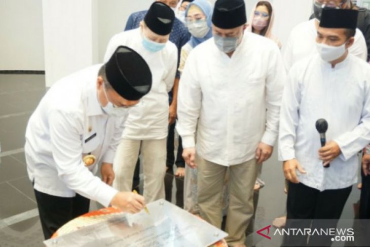 Gubernur Babel resmikan masjid megah peninggalan pendiri JNE