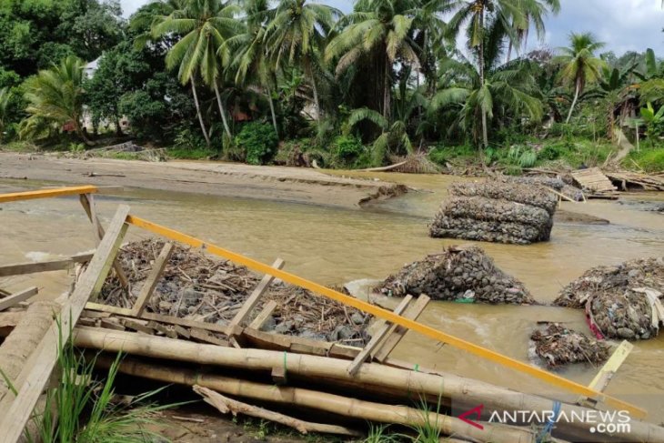 Jembatan permanen di wilayah banjir HST tidak dapat dipastikan terbangun tahun ini