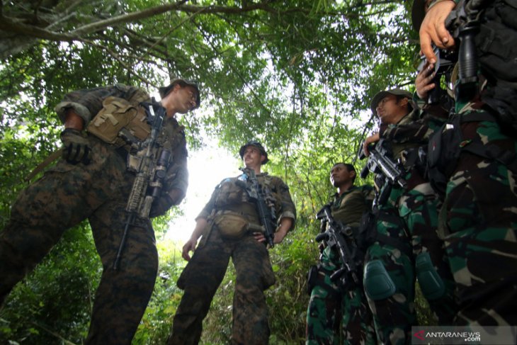 Latihan Patroli Hutan Marinir Indonesia-Amerika