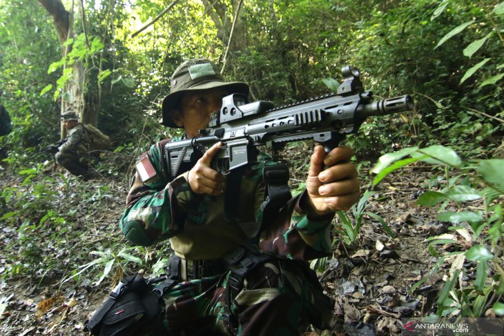 Latihan Patroli Hutan Marinir Indonesia-Amerika