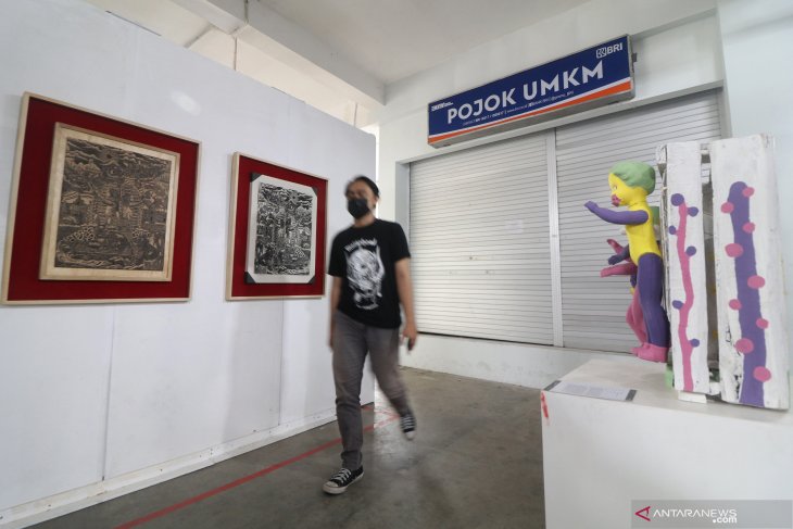 Pameran Seni Rupa di Pasar Tradisional