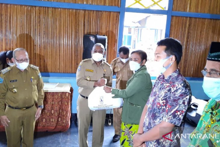 Pemerintah Papua Barat salurkan bantuan bagi 5.500 warga Wondama