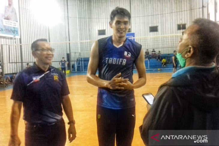 Rivan pemain voli nasional berikan motivasi kepada atlat muda Jambi