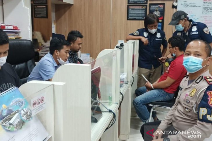 Polisi bekuk polisi gadungan