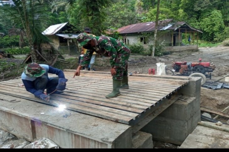 TMMD ke-111 Kodim 0204/DS, buka badan jalan