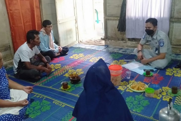 Mengalami laka lantas akibat berkendara sambil makan gorengan, Jasa Raharja santuni korban