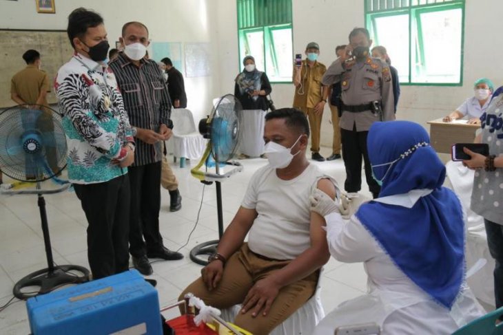 Serdang Bedagai vaksinasi massal tekan COVID-19