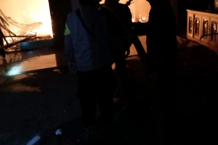 Satu toko elektronik di Mukomuko terbakar