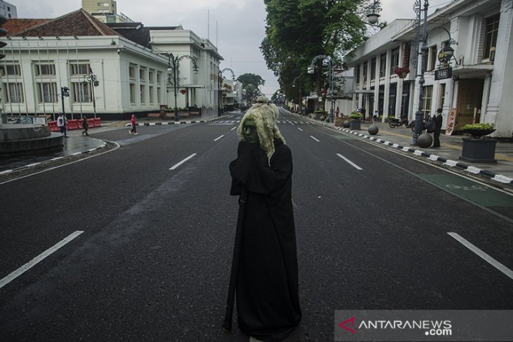 Suasana ruas jalan yang ditutup di Bandung 